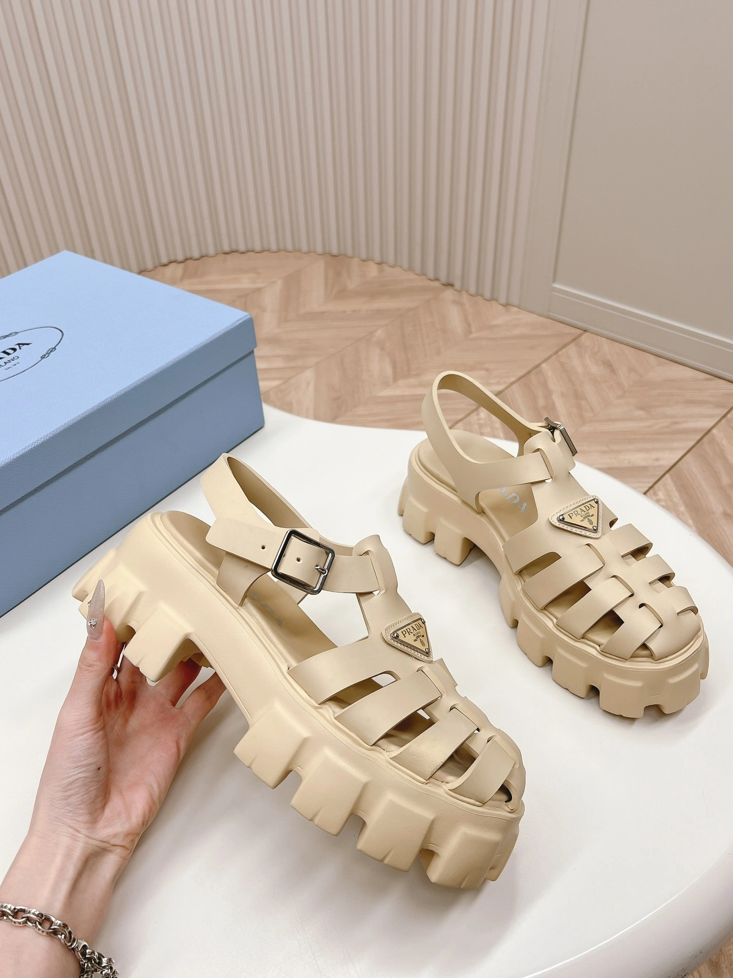 COCO--- Pr141 1X853M_3LKK_F0482_F_DD55 1X853M_3LKK_F0482_F_055 Thick soles：5.5cm item:D-X062E2008W